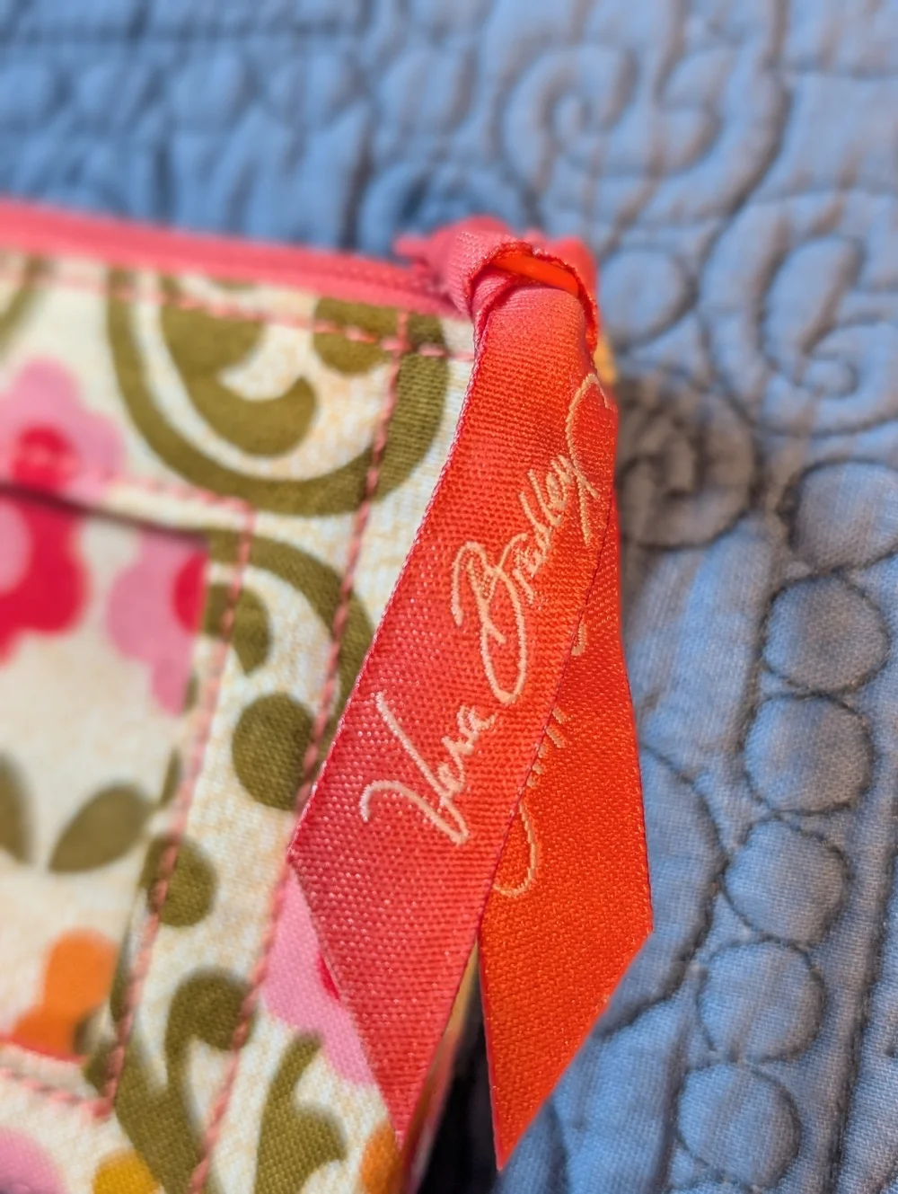Vera Bradley Floral ID Holder Keychain Wallet Zip Coin Pouch Card Case Compact - Picture 2 of 7